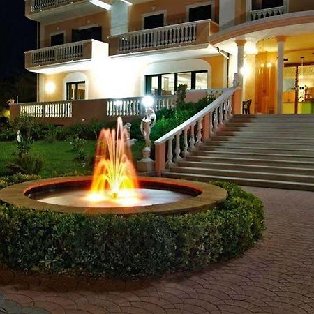 Hotel Residence Adria Роди Гарганико Екстериор снимка
